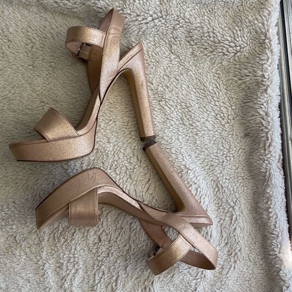 Madden girl Rolloo pink sparkly platform heels - Picture 3 of 10